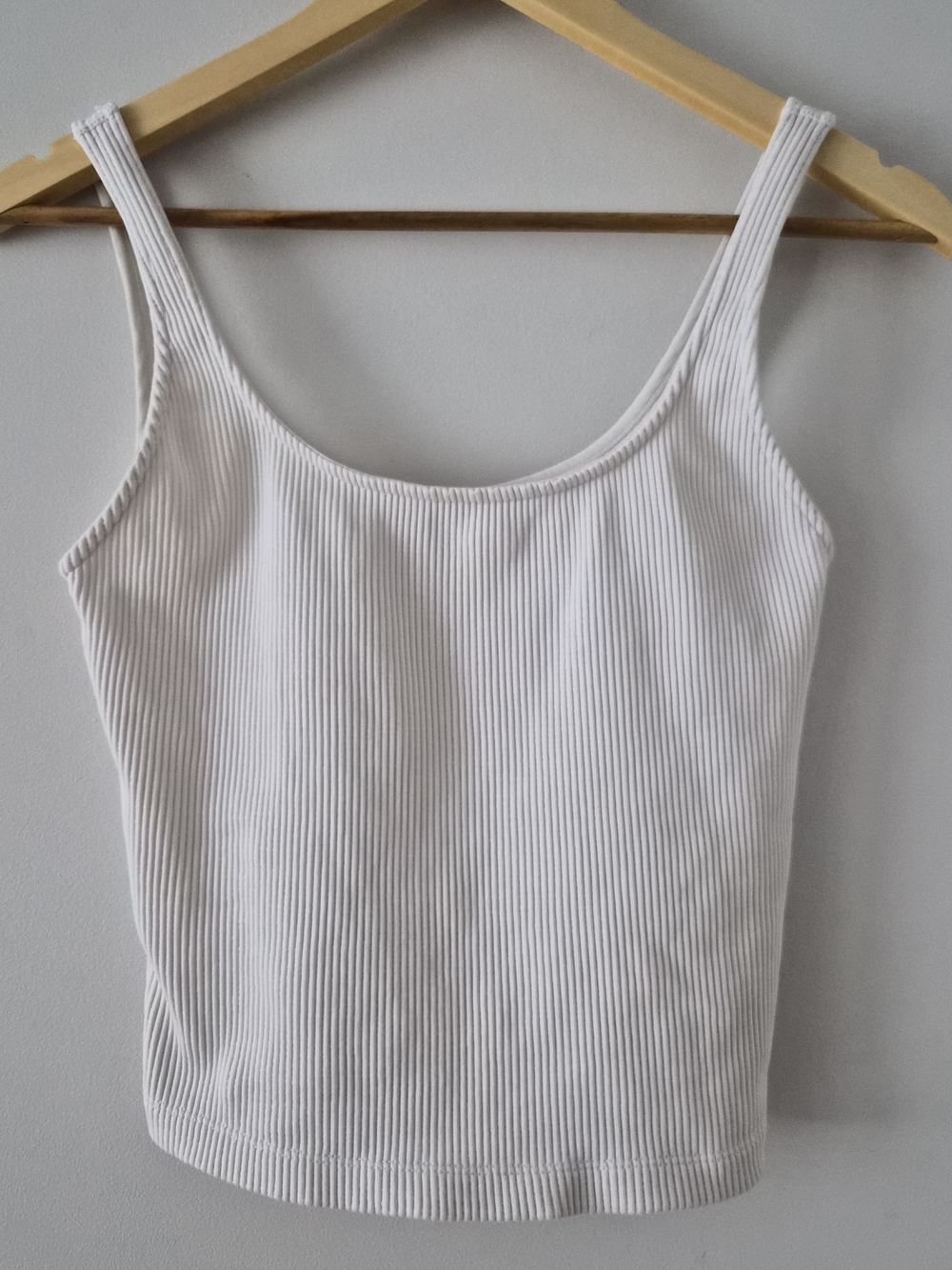 Dynamite Ribbed White Scoop Tank - Picture 2 of 4